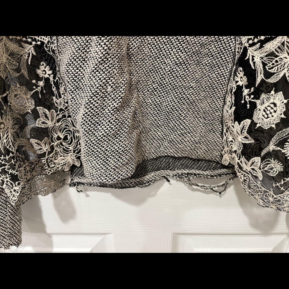 Embroidered Sweater✨ - Picture 9 of 10